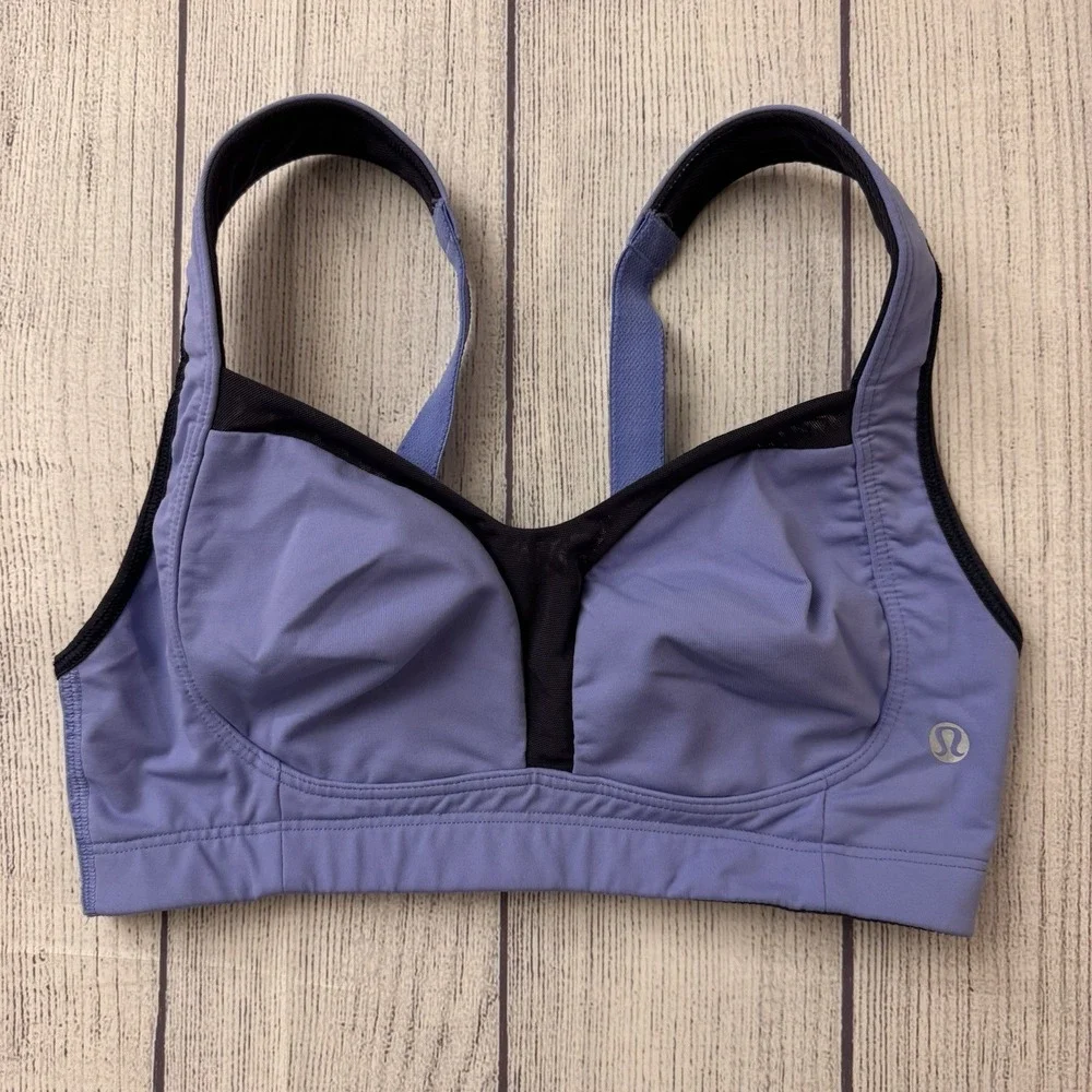 Lululemon Ta Ta Tamer ii Blue C Cup Blue Bra Size 32C Activewear Workout